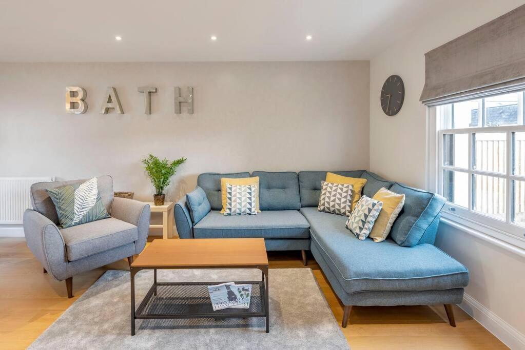 Fantastic 3-Bed House With Parking Bath Exterior foto