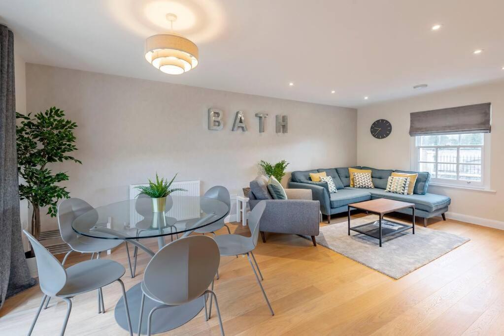 Fantastic 3-Bed House With Parking Bath Exterior foto